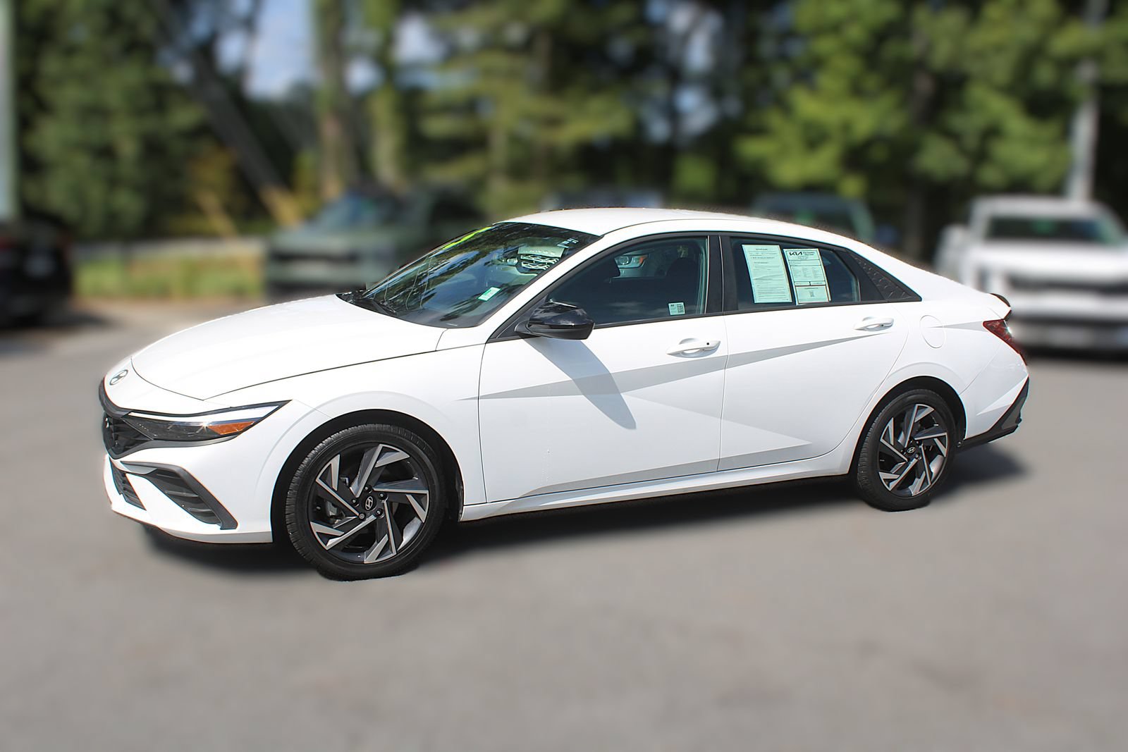 Used 2025 Hyundai Elantra Sport FWD image 4