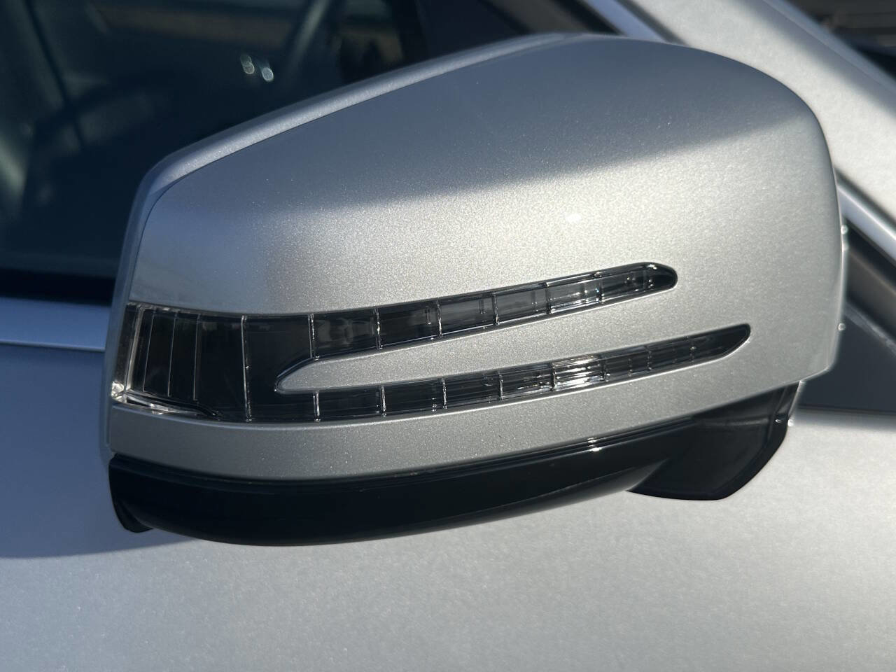 Used 2010 Mercedes-Benz E 350 Sedan w/ Premium 1 Pkg image 9