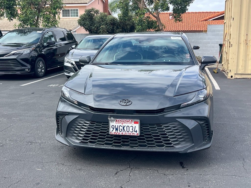 Used 2026 Toyota Camry SE w/ Convenience Package FWD image 5