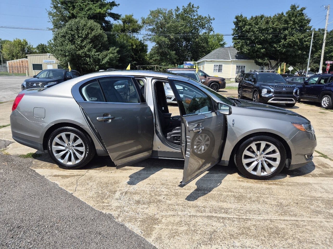 Used 2015 Lincoln MKS w/ Equipment Group 101A FWD image 21