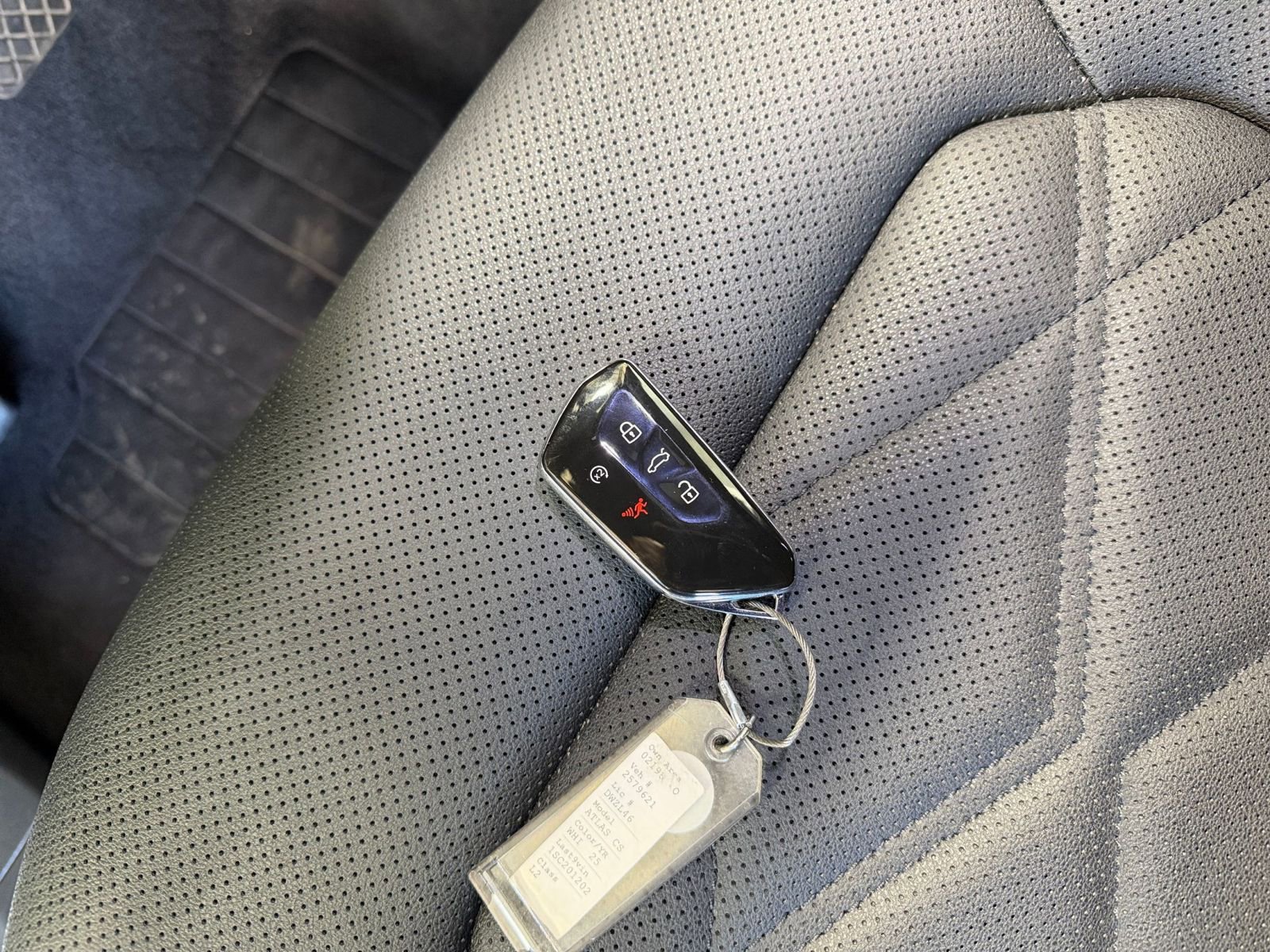 Used 2025 Volkswagen Atlas Cross Sport SE image 22