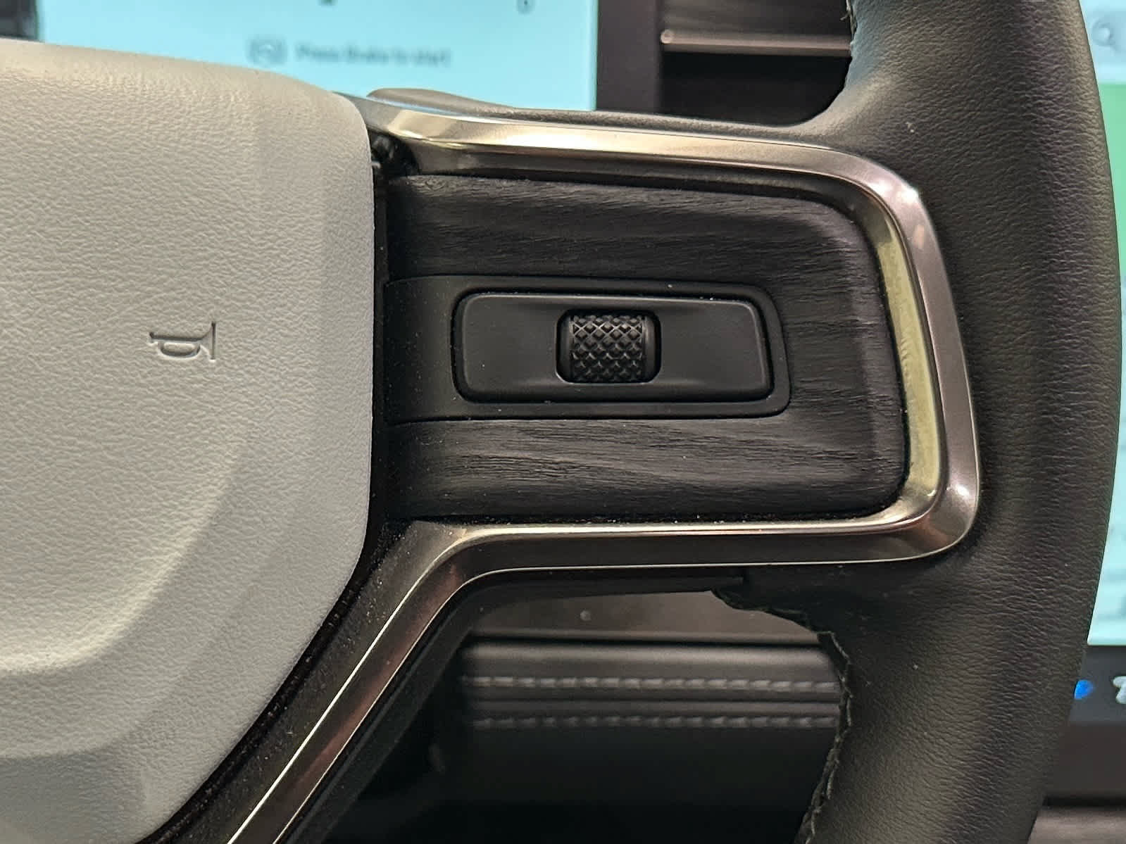 Used 2024 Rivian R1S Adventure Dual AWD/4WD image 26