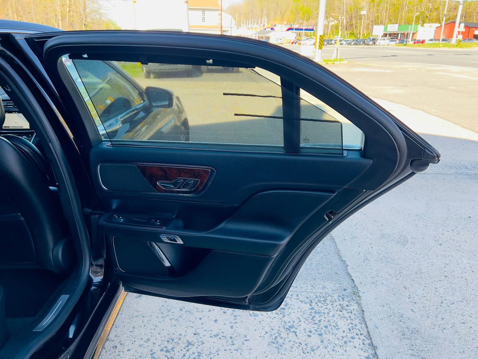 Used 2019 Lincoln Continental AWD w/ Equipment Group 500A image 18