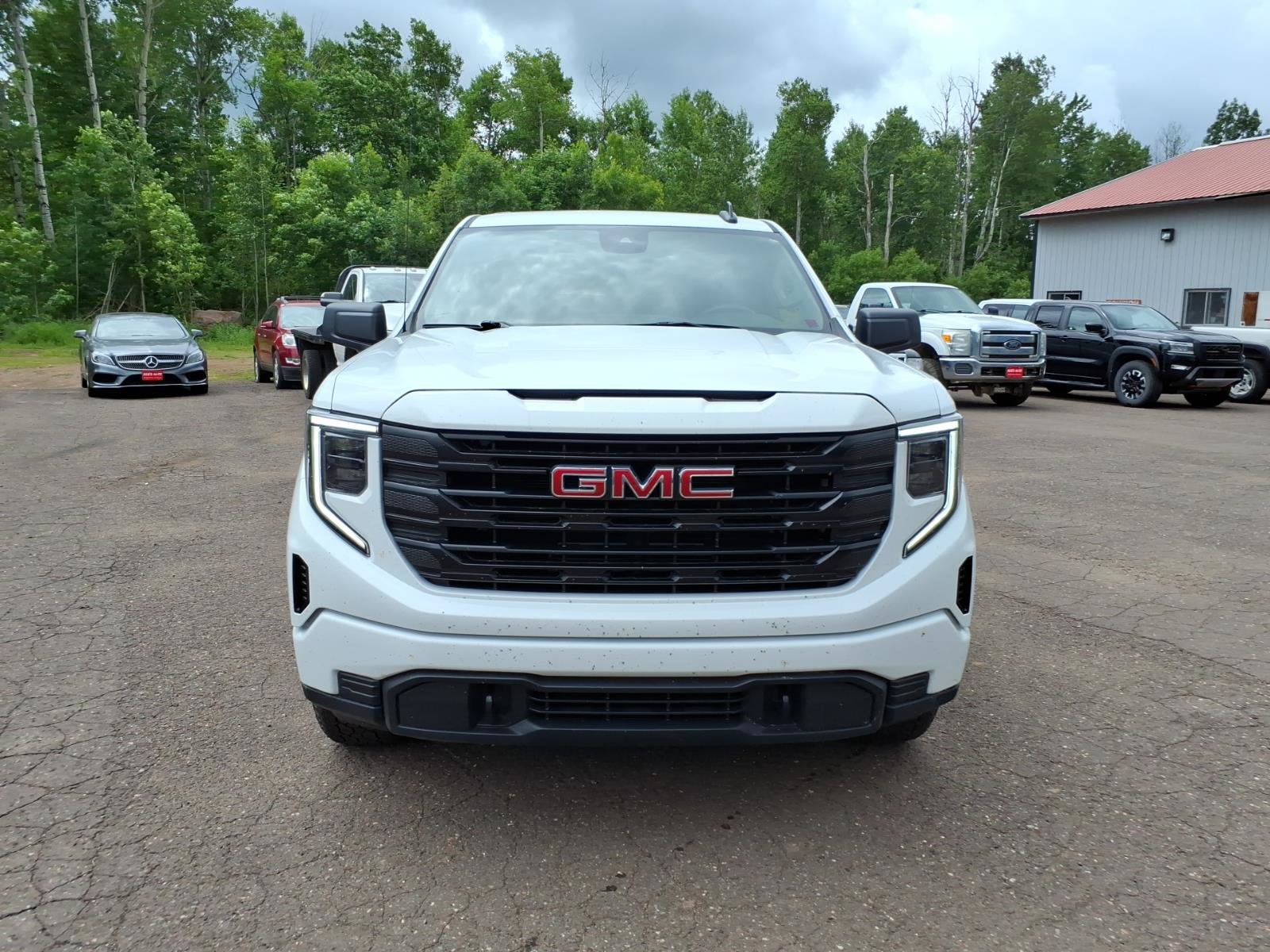 Used 2024 GMC Sierra 1500 Pro w/ Graphite Edition AWD/4WD image 9
