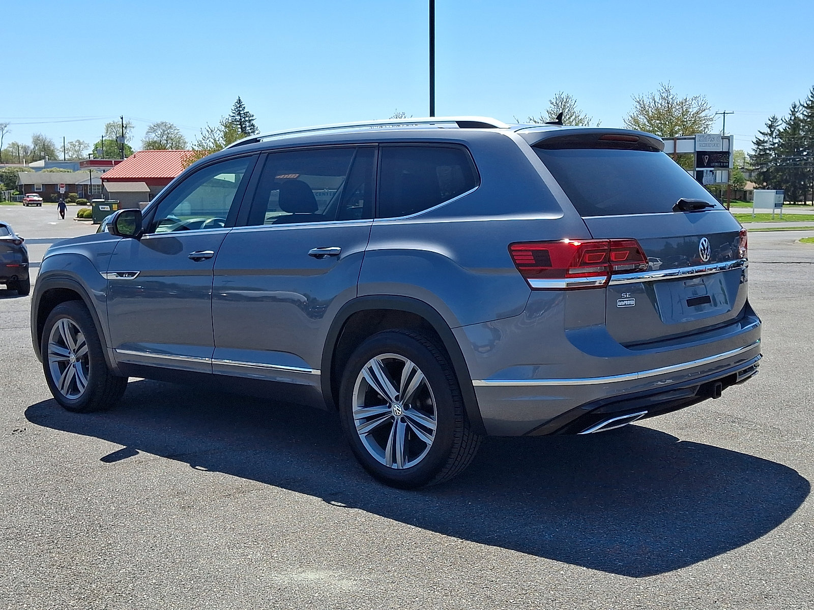 Used 2019 Volkswagen Atlas SE AWD/4WD image 4