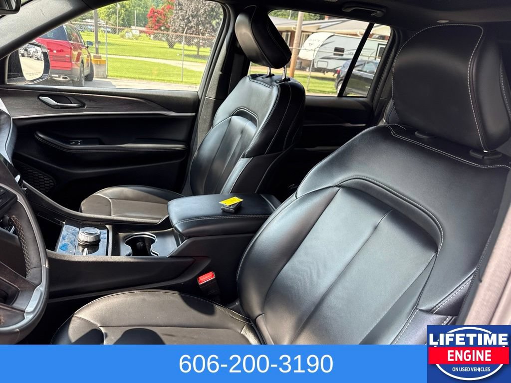 Used 2024 Jeep Grand Cherokee Limited AWD/4WD image 20