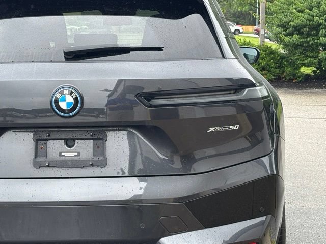 Used 2024 BMW iX xDrive50 w/ Sport Package AWD/4WD image 5