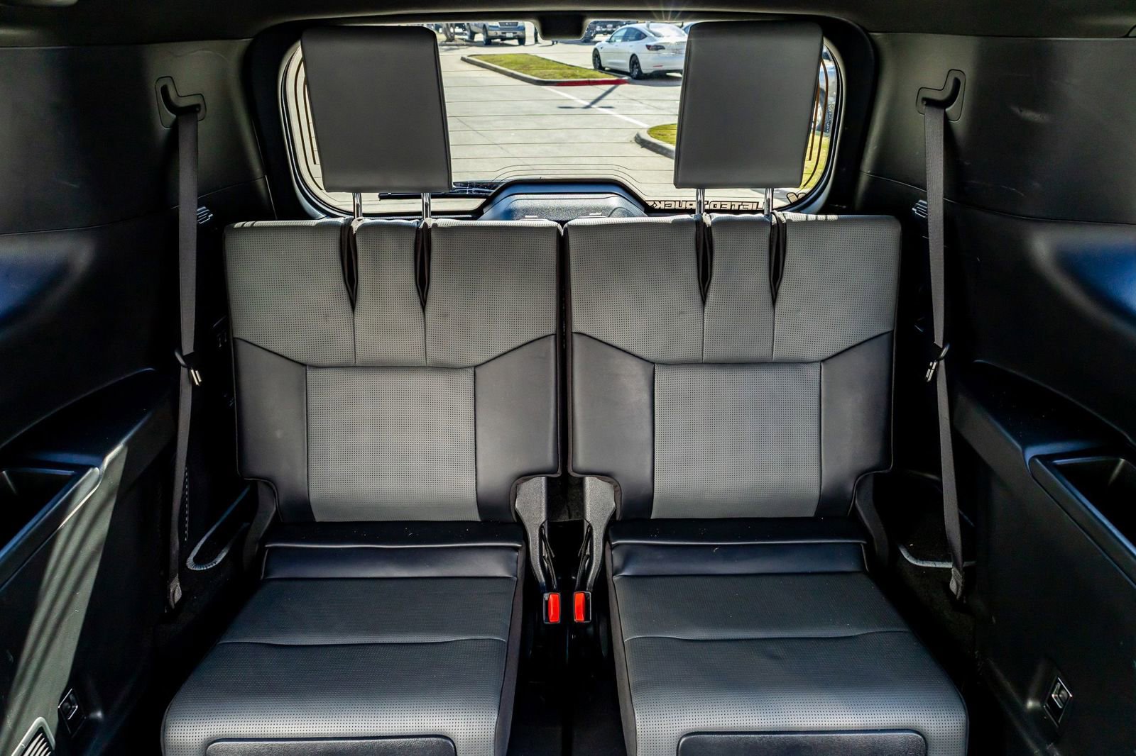 Used 2024 Lexus GX 550 w/ Accessory Package (Z1) image 34