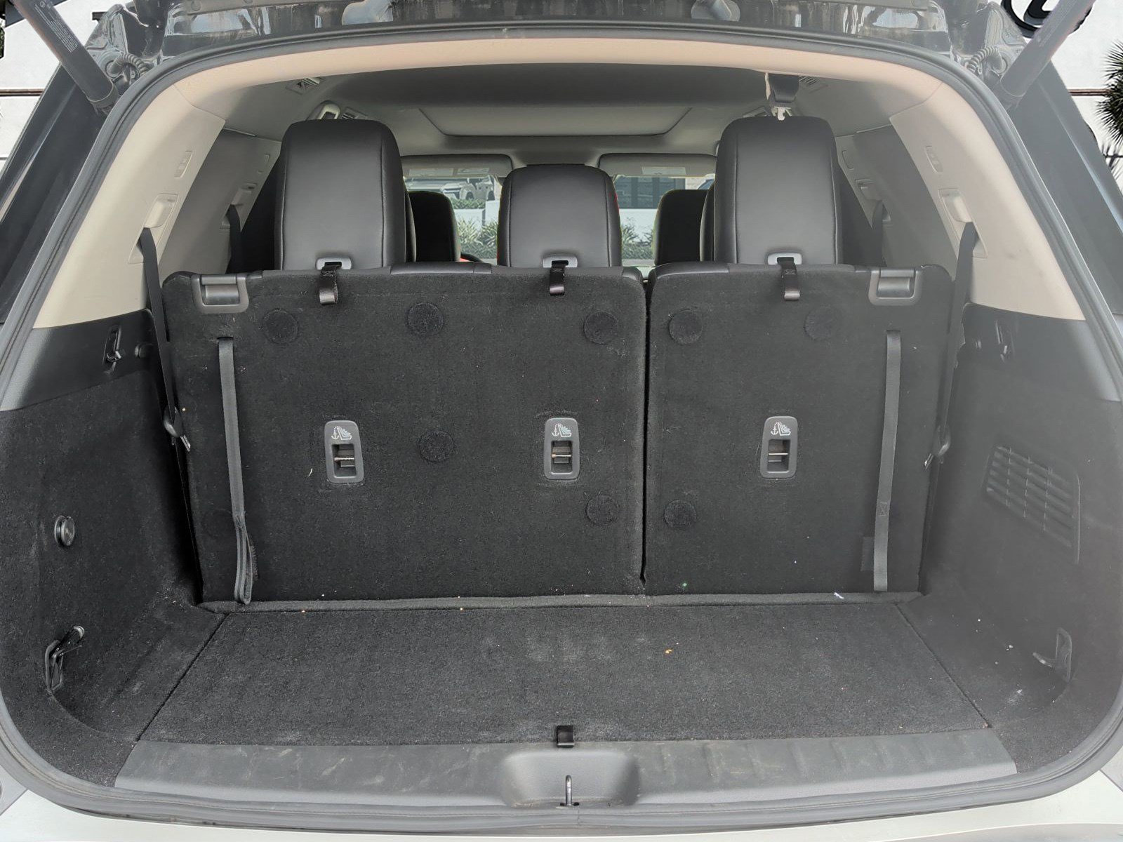 Used 2024 Nissan Pathfinder Platinum w/ Cargo Package FWD image 27
