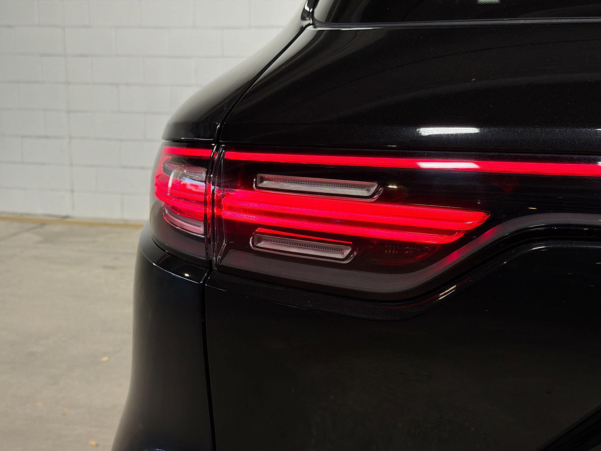 Certified 2023 Porsche Cayenne AWD/4WD image 11