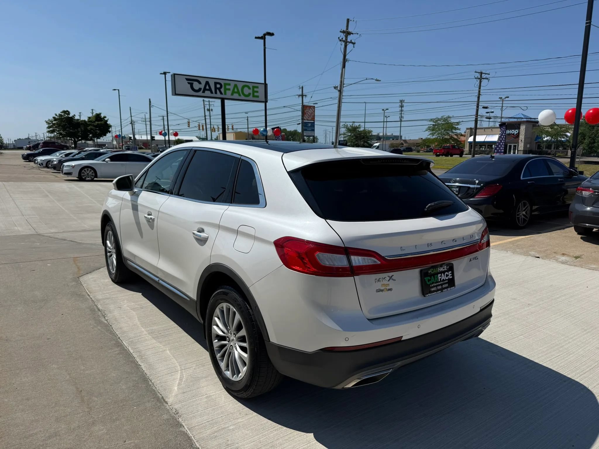 Used 2016 Lincoln MKX Select w/ Select Plus Package AWD/4WD image 8