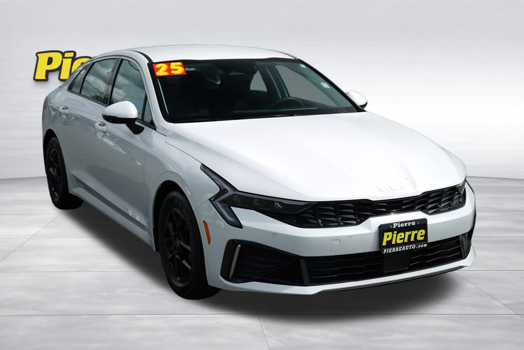 Used 2025 Kia K5 LXS FWD image 2