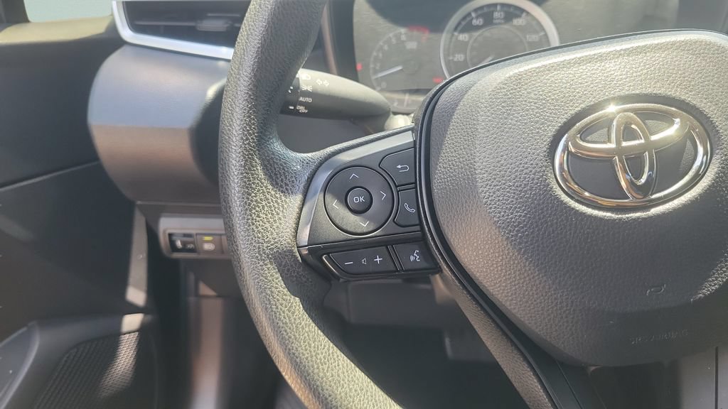 Used 2022 Toyota Corolla LE FWD image 17