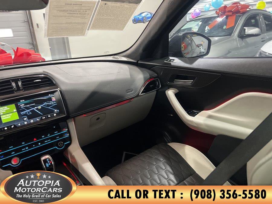 Used 2020 Jaguar F-PACE SVR image 26