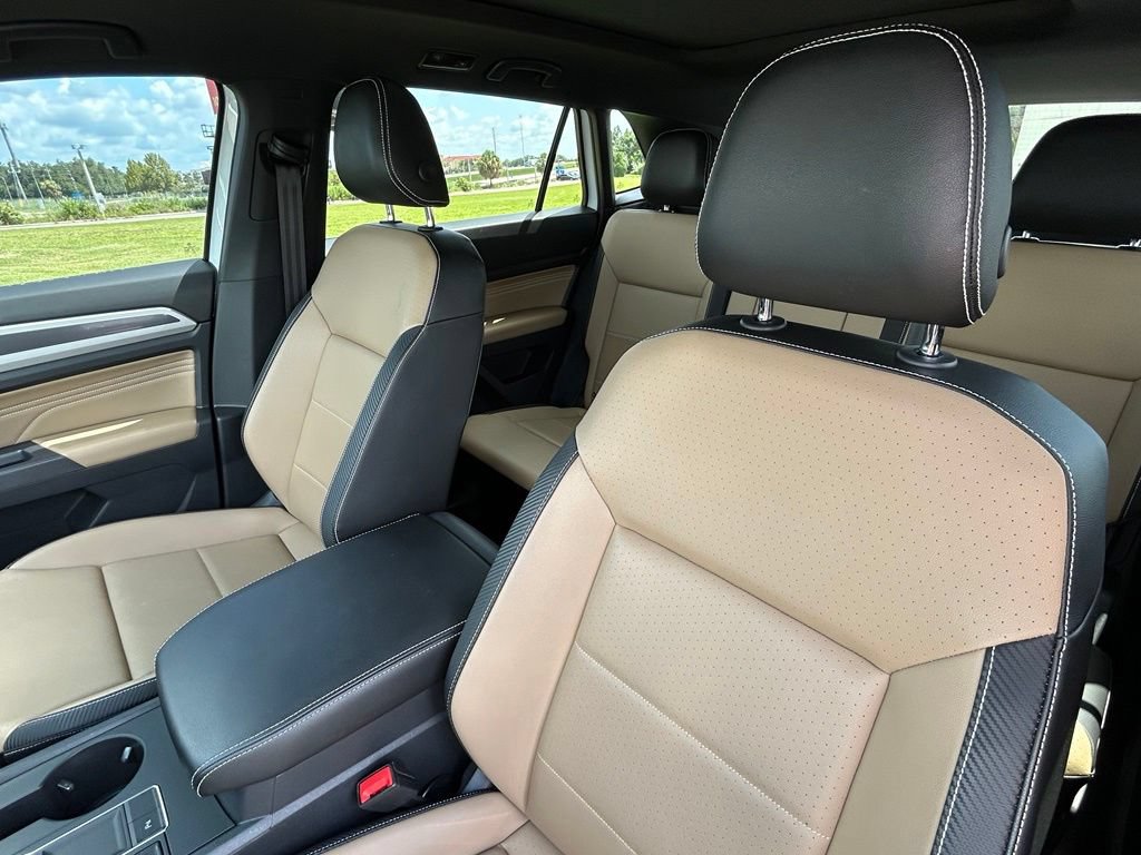 Used 2021 Volkswagen Atlas Cross Sport SE w/ Panoramic Sunroof Package FWD image 18