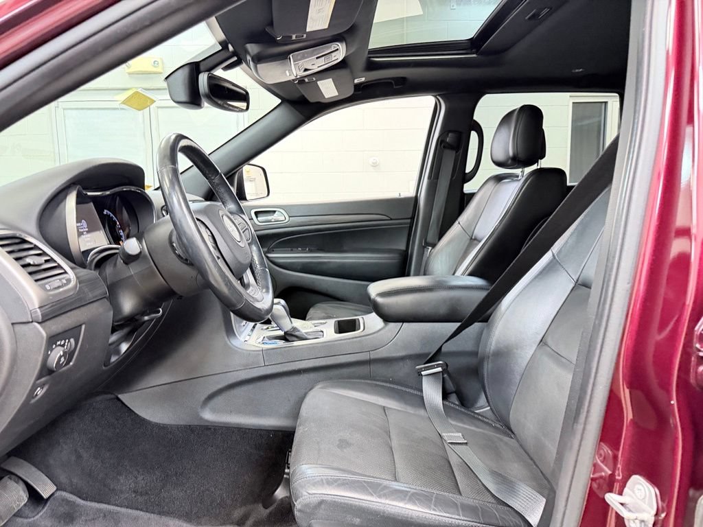 Used 2019 Jeep Grand Cherokee Altitude AWD/4WD image 13