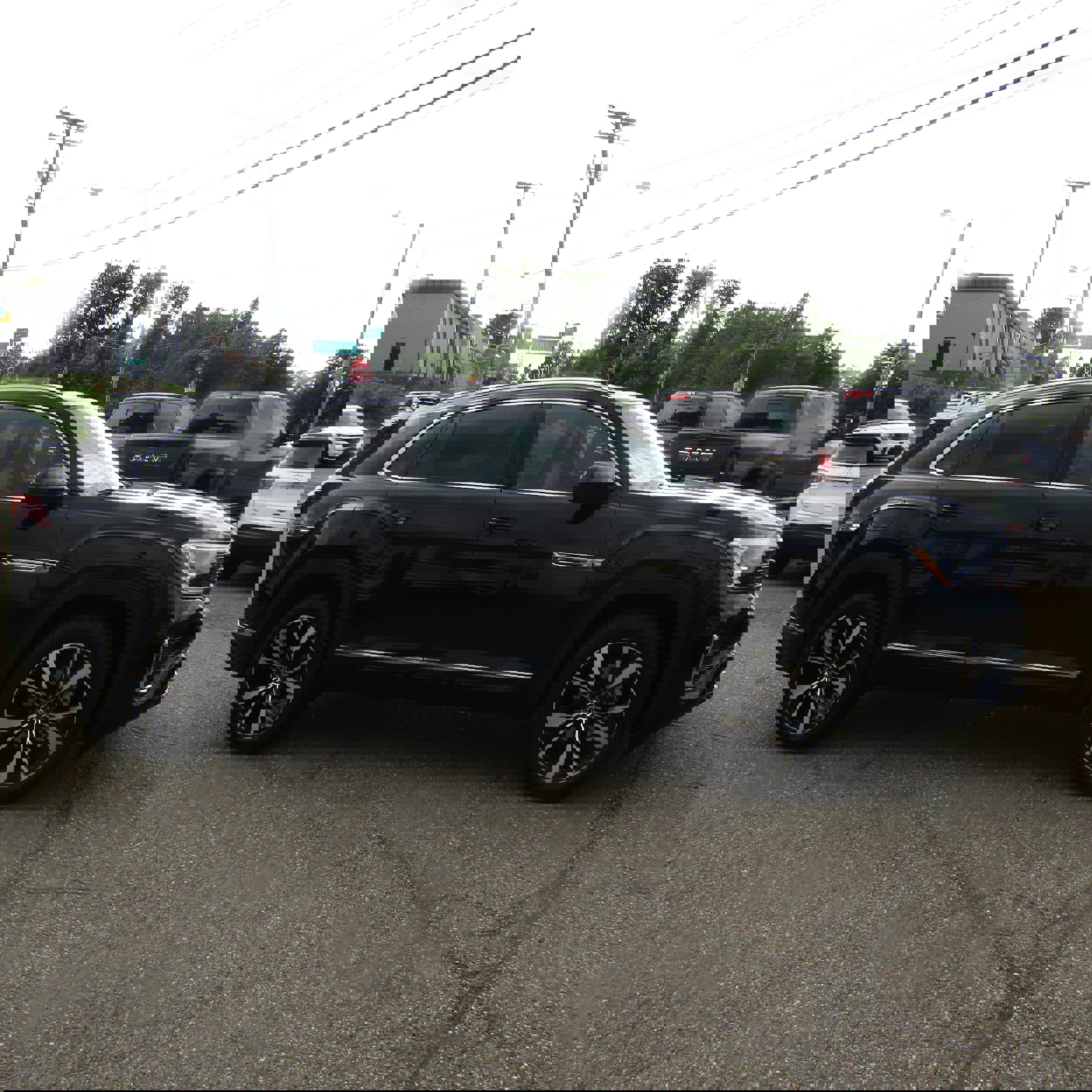 New 2025 Volkswagen Atlas Cross Sport SEL Premium R-Line video 1