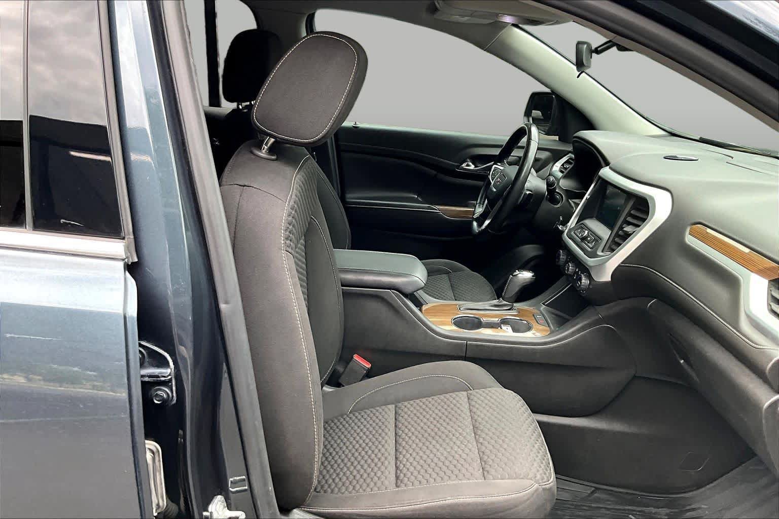 Used 2019 GMC Acadia SLE FWD image 9