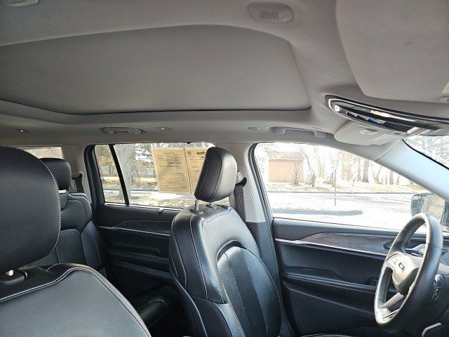 Used 2022 Jeep Grand Cherokee L Limited w/ Luxury Tech Group II image 13