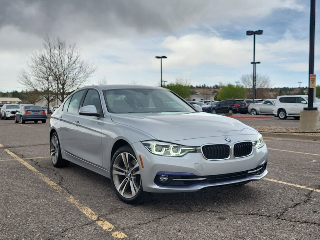 Used 2018 BMW 330i xDrive Sedan image 2