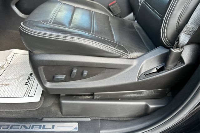 Used 2019 GMC Yukon Denali w/ Denali Ultimate Package AWD/4WD image 19