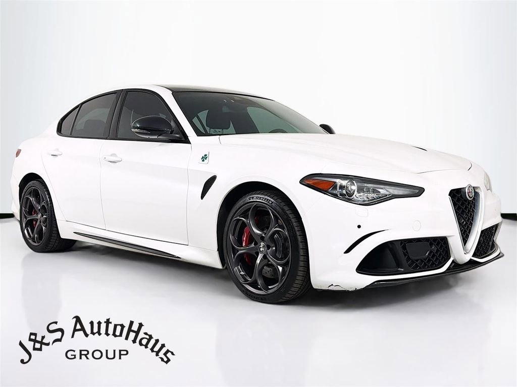 Used 2019 Alfa Romeo Giulia Quadrifoglio w/ Driver Assist Dynamic Package RWD image 1