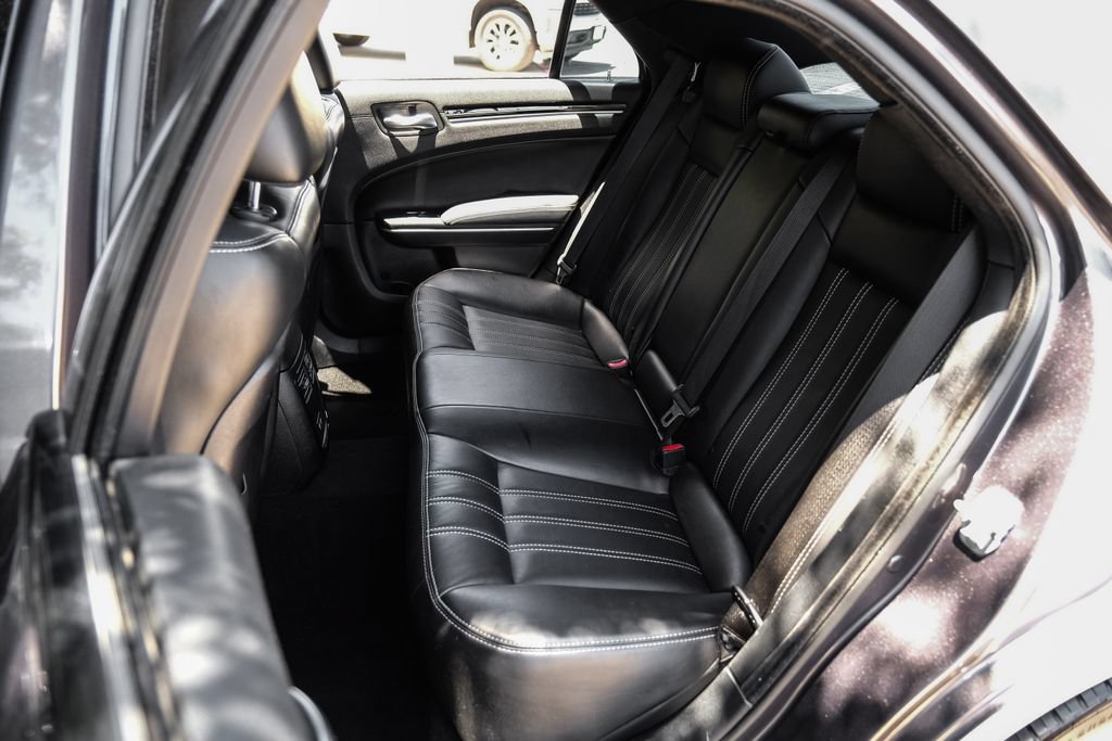 Used 2019 Chrysler 300 S RWD image 52