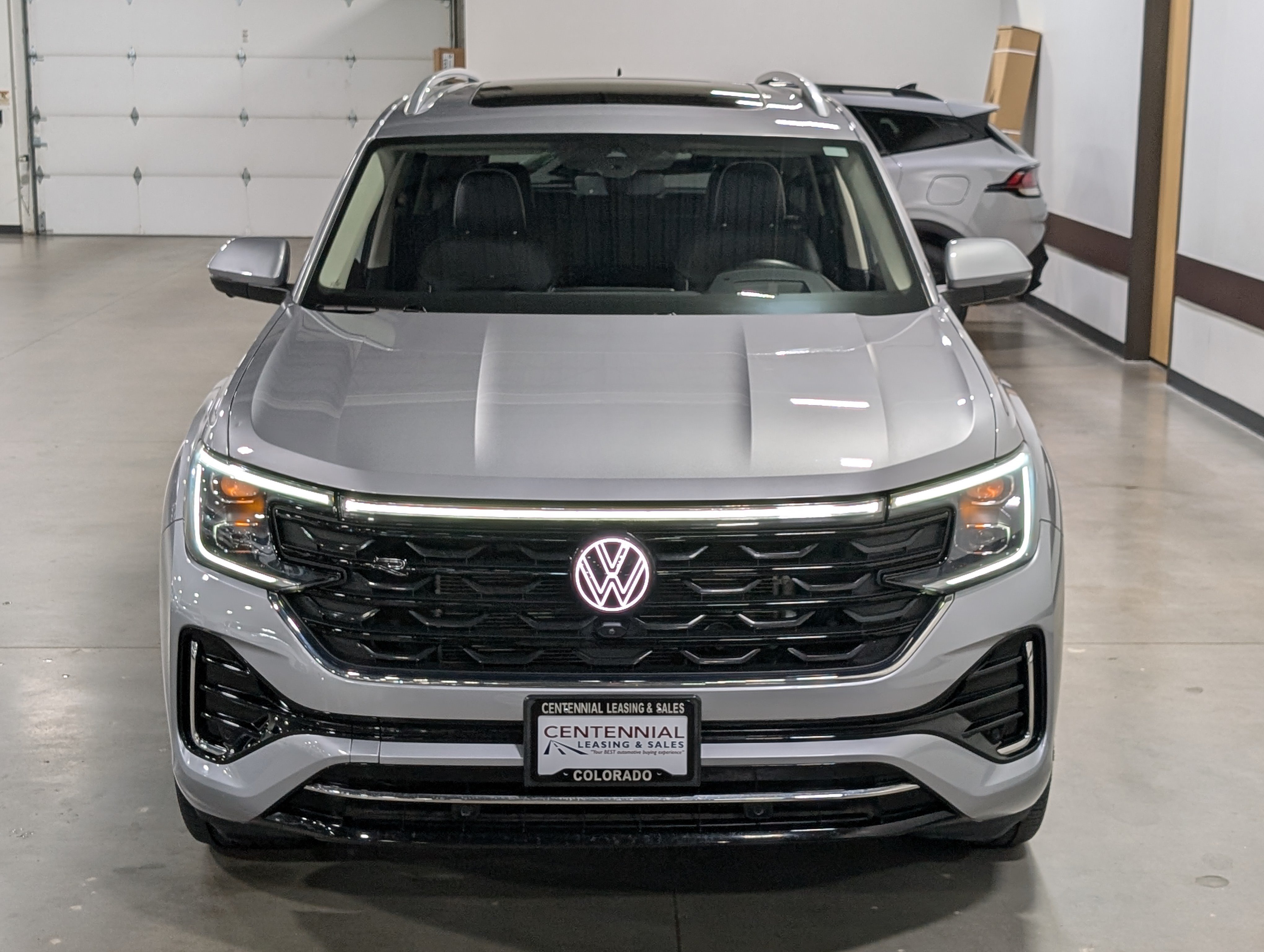 Used 2024 Volkswagen Atlas SEL Premium R-Line AWD/4WD image 8