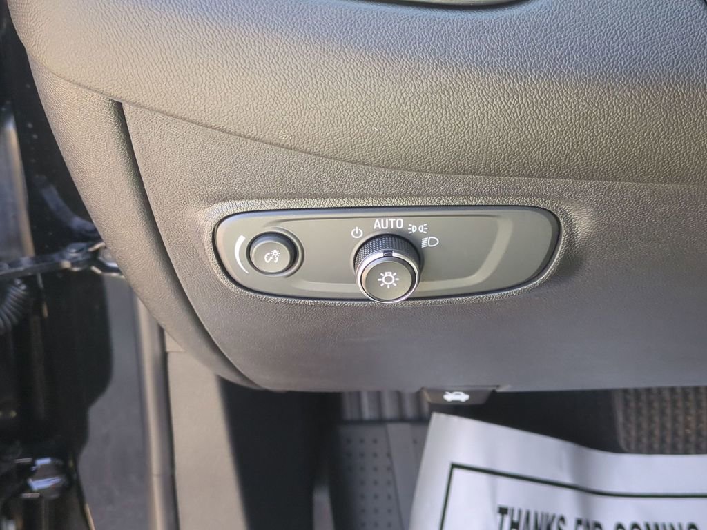 Used 2023 Chevrolet Equinox RS w/ RS Leather Package image 23