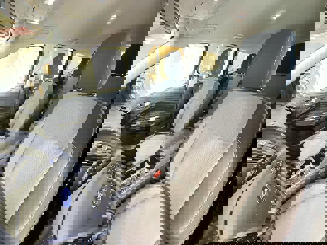 Used 2018 Ford Escape SE image 14