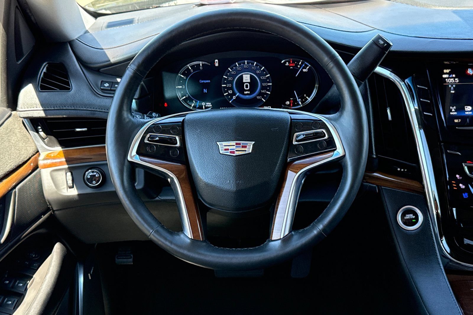 Used 2017 Cadillac Escalade ESV Luxury RWD image 14