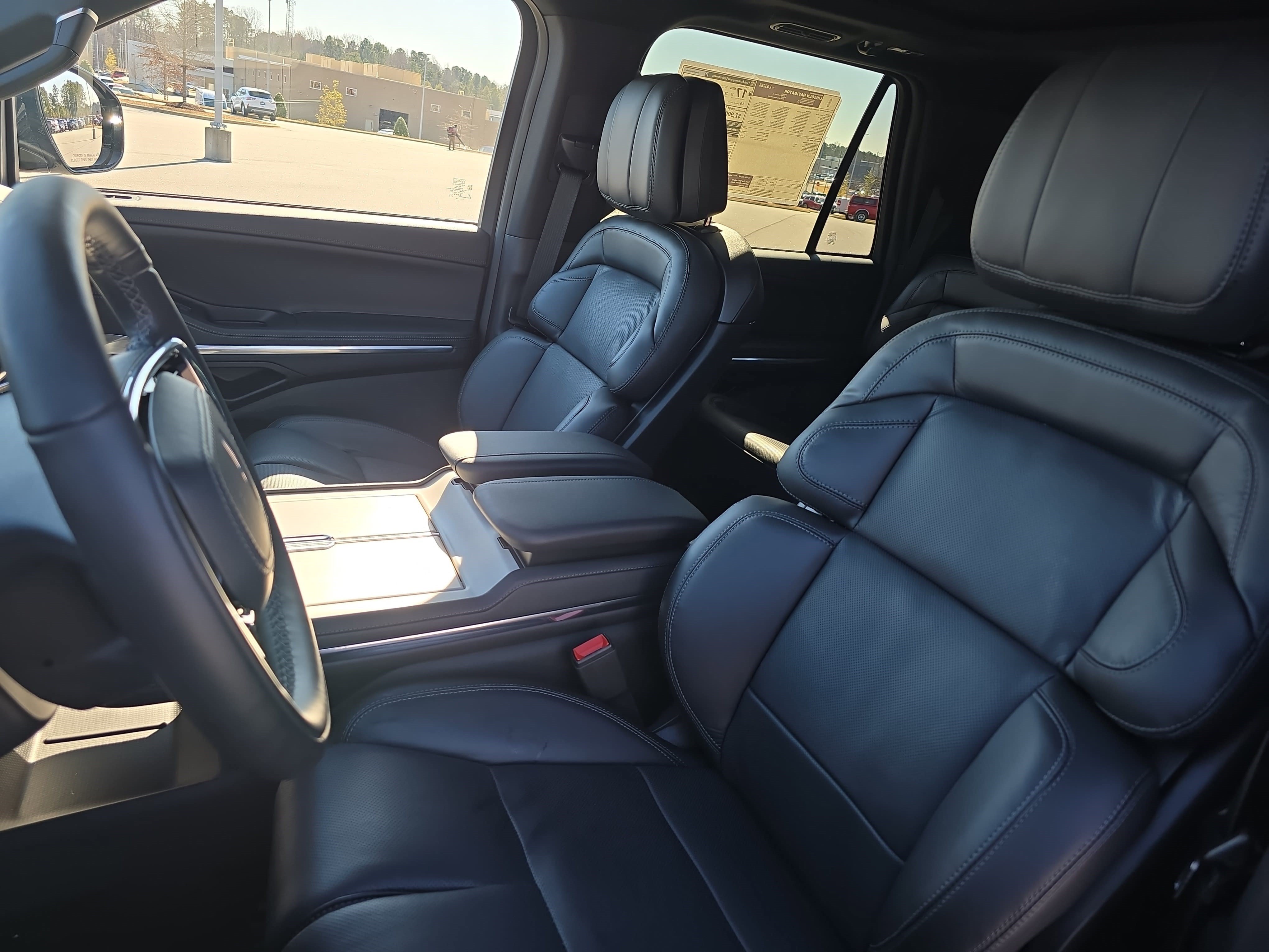 New 2026 Lincoln Navigator L Reserve w/ Jet Appearance Package AWD/4WD image 16