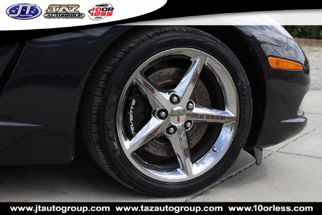 Used 2013 Chevrolet Corvette Convertible w/ 3LT Preferred Equipment Group RWD image 9