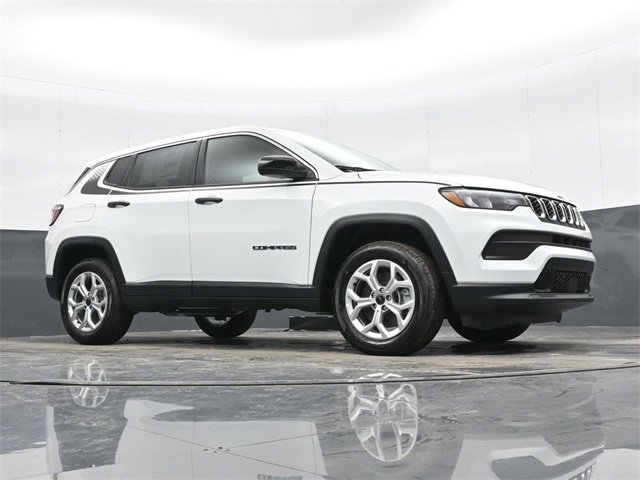 Used 2025 Jeep Compass Sport w/ Mopar Graphics Package image 40
