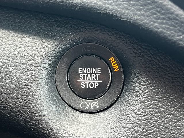 Used 2019 Jeep Cherokee Latitude Plus AWD/4WD image 29