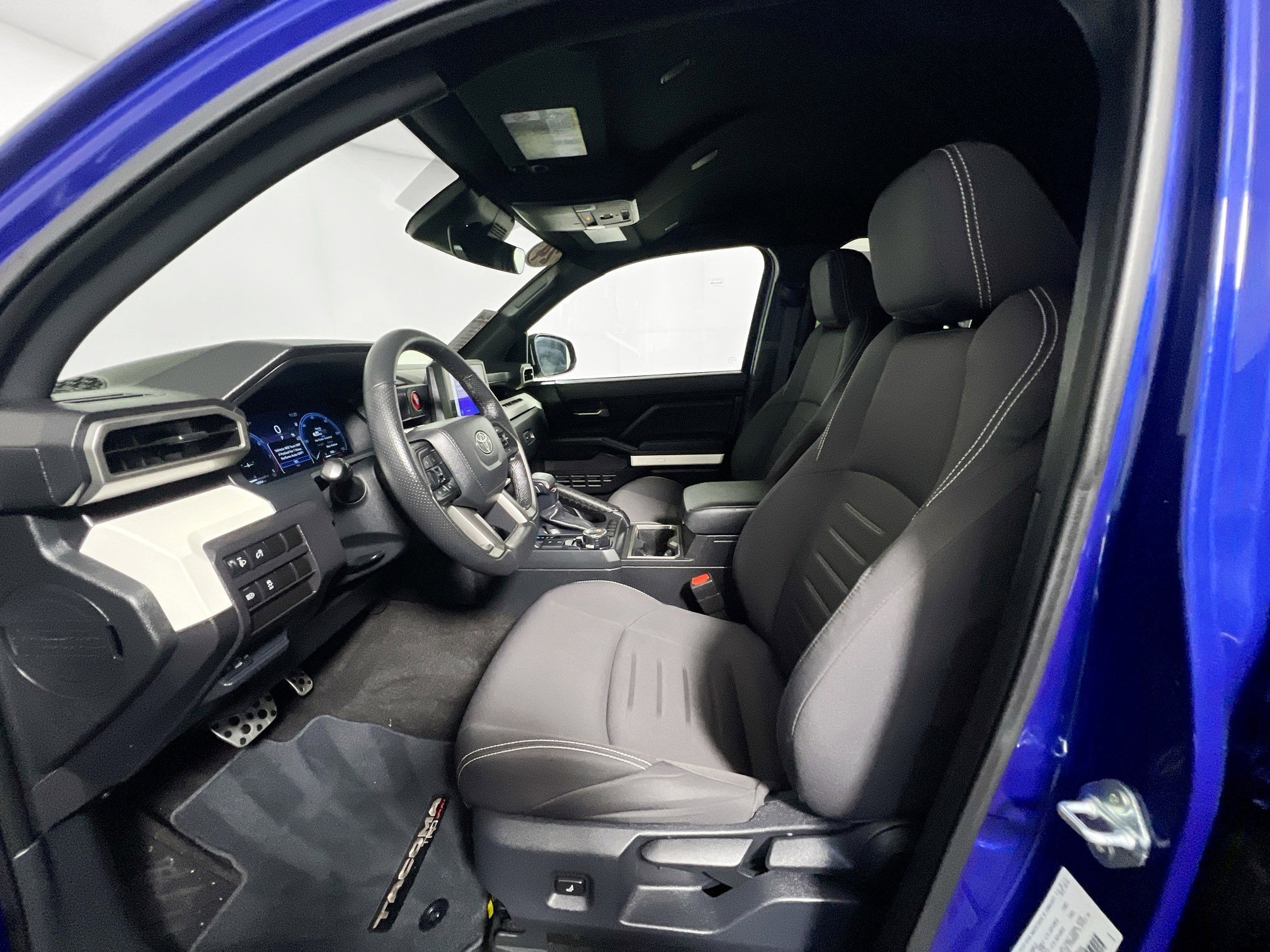 Used 2024 Toyota Tacoma TRD Sport AWD/4WD image 14