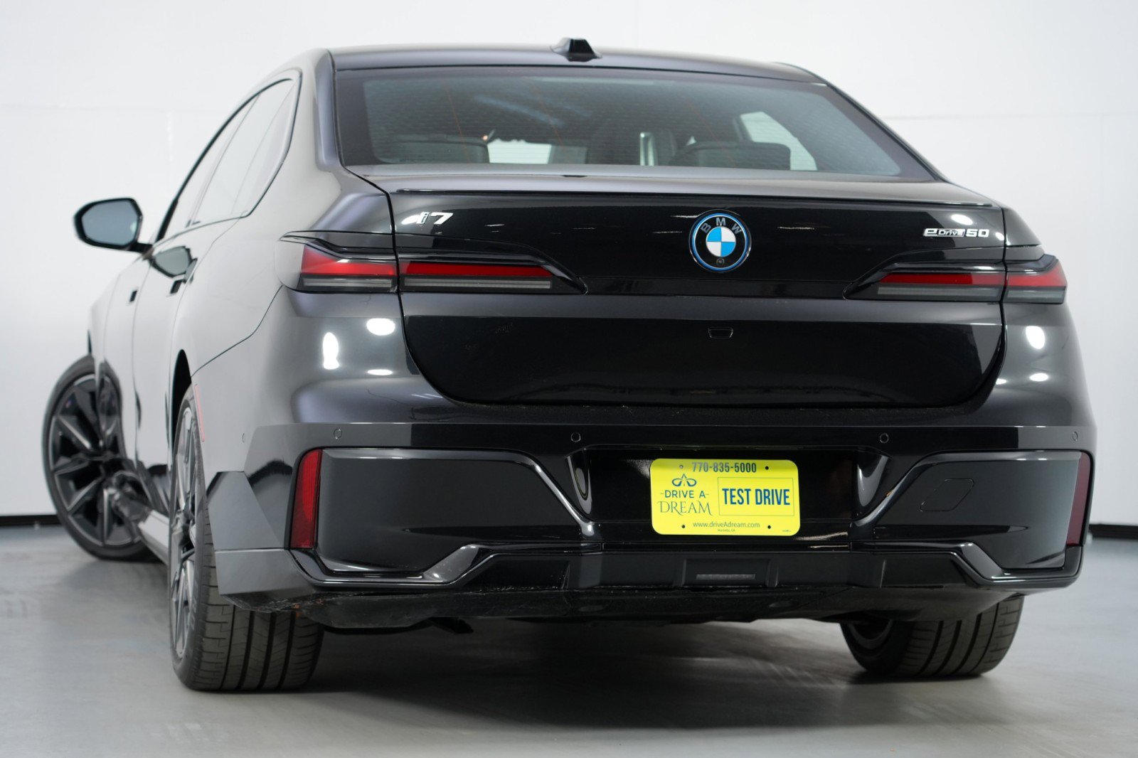 Used 2024 BMW i7 eDrive50 w/ M Sport Package image 6