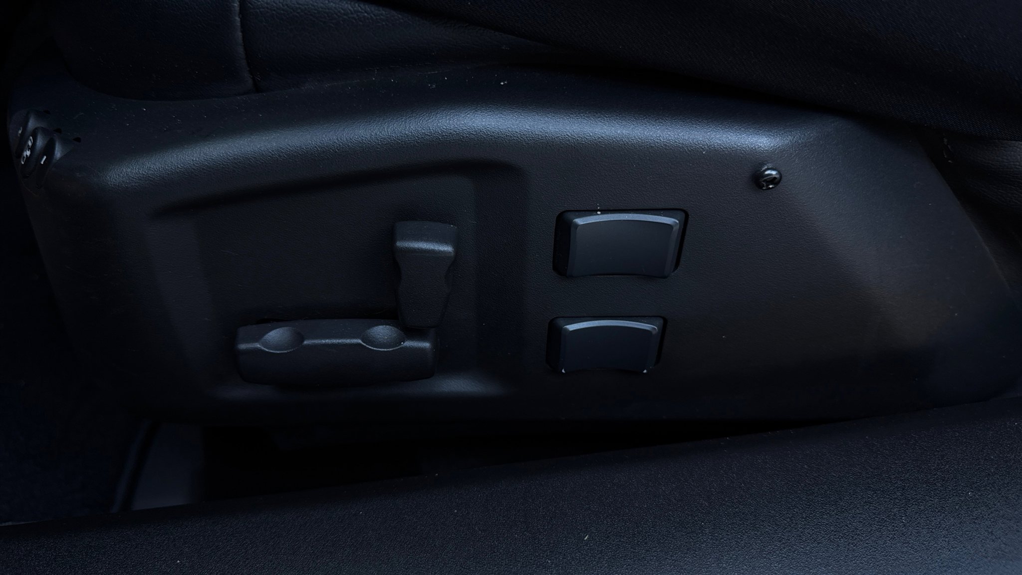 Used 2004 Cadillac XLR image 23