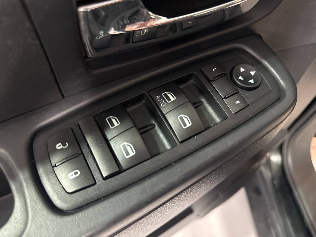 Used 2012 Jeep Liberty Sport AWD/4WD image 28
