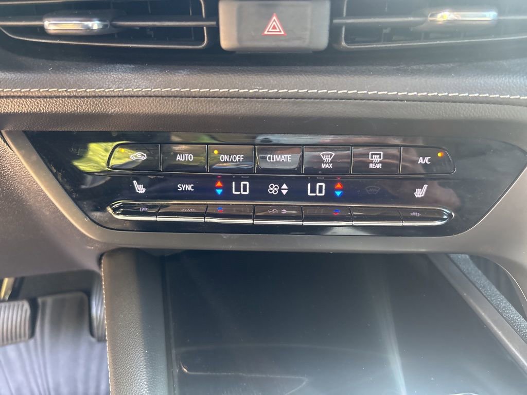 Used 2022 Buick Envision Preferred FWD image 33