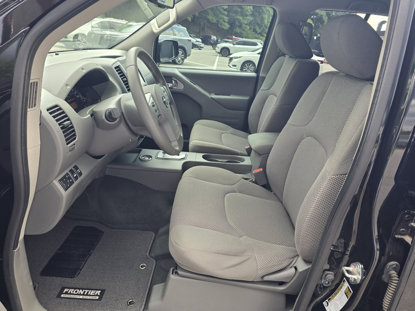 Used 2021 Nissan Frontier SV w/ Midnight Edition Floor Mats AWD/4WD image 14
