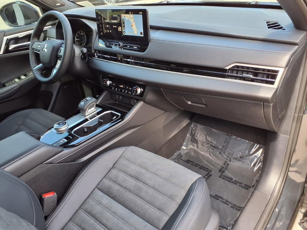 Used 2026 Mitsubishi Outlander LE FWD image 8