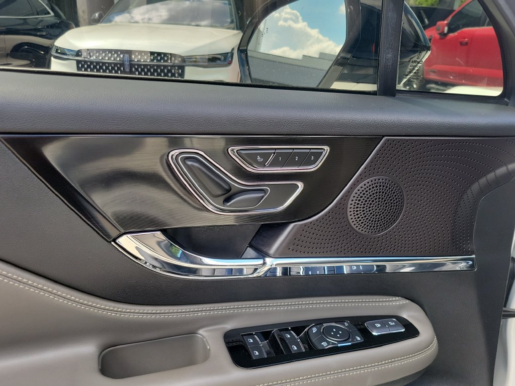 Certified 2023 Lincoln Corsair FWD image 15