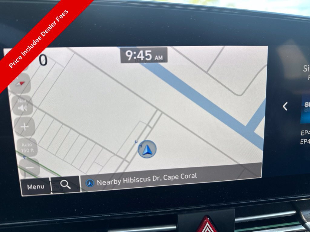 Used 2025 Hyundai Elantra SEL FWD image 9