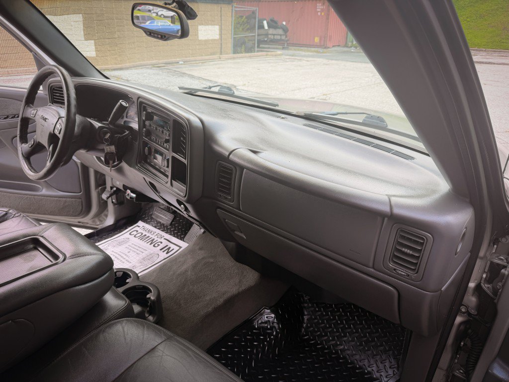 Used 2003 GMC Sierra 1500 SLT w/ SLT Preferred Equipment Group AWD/4WD image 26