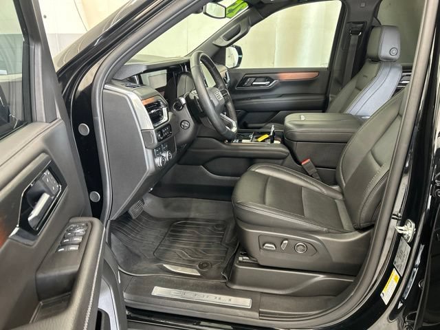 Used 2025 GMC Yukon XL Denali w/ Sun & Power Step Package AWD/4WD image 10