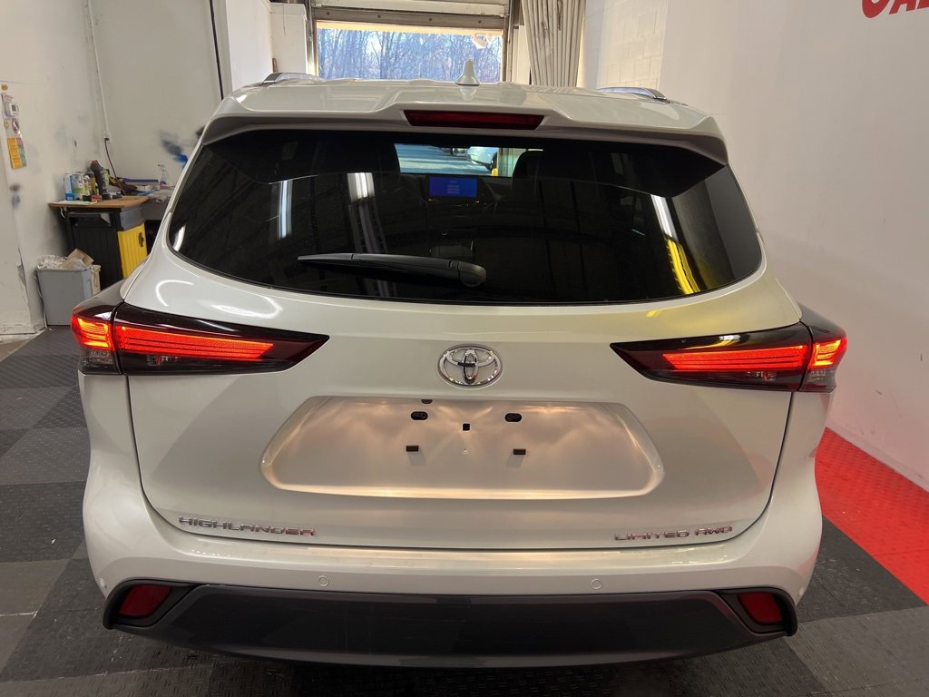 New 2026 Toyota Highlander Limited image 8