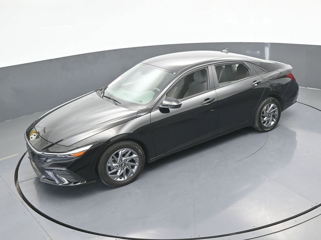 Used 2024 Hyundai Elantra SEL image 48