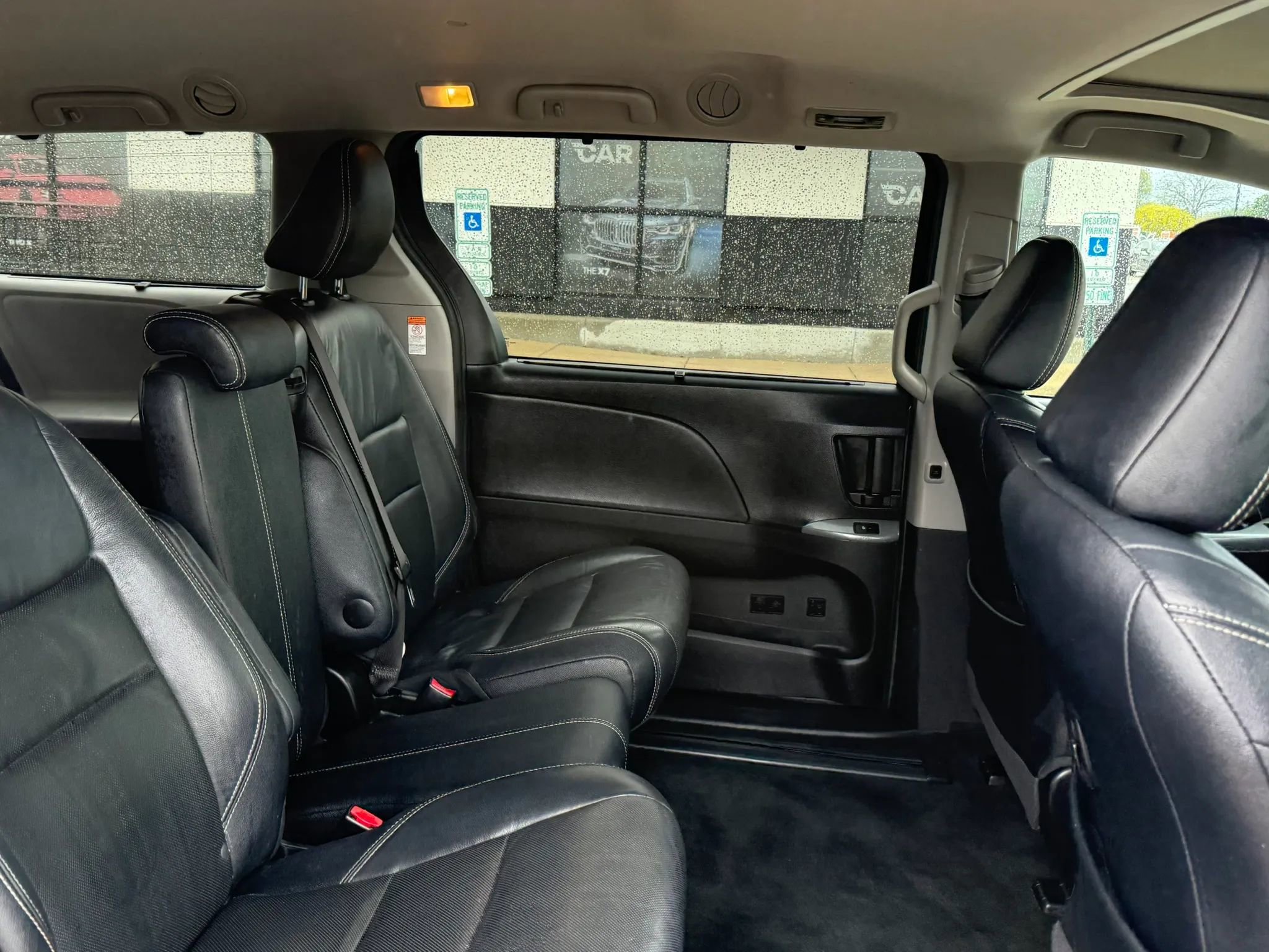 Used 2017 Toyota Sienna SE FWD image 26