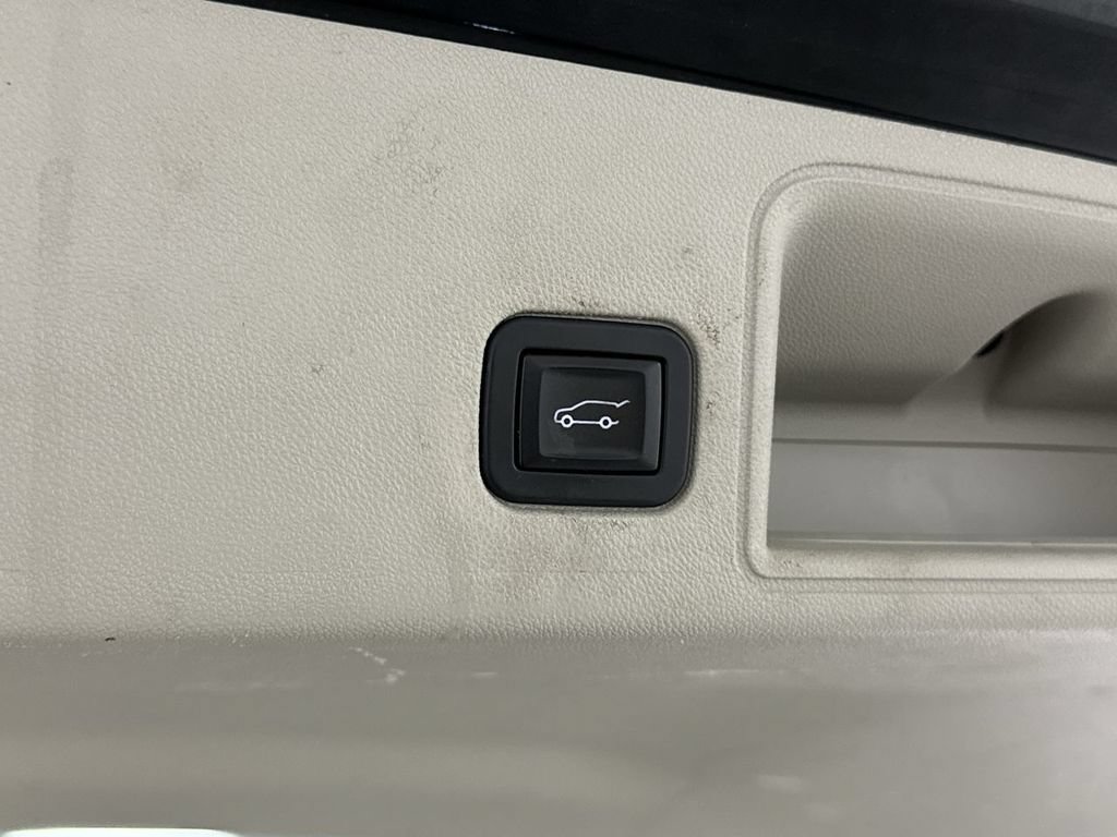 Used 2018 GMC Terrain Denali w/ Advanced Safety Package AWD/4WD image 31